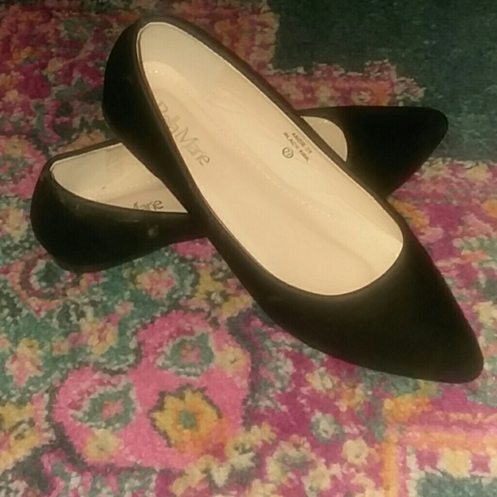 Bella Marie Black Flats